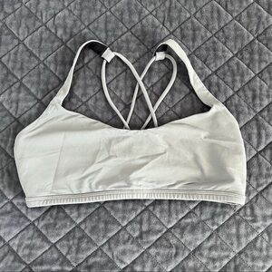 Lululemon Sports Bra Women’s size 8 Free to Be Gray A/B cup Strappy Athletic B14